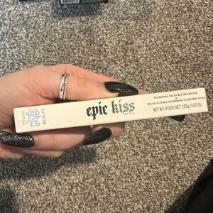 KVD EPIC KISS in fine thank you, brand new
